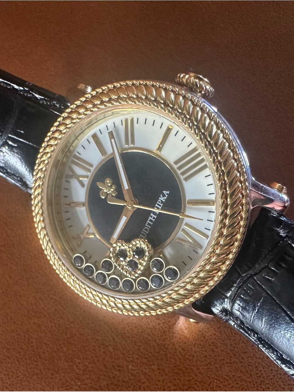 Judith Ripka Floating Crystal Heart Shaker Watch Gold Tone Leather Strap - Picture 1 of 16
